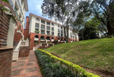 3 Bed Apartment with En Suite at Riverside Drive - 3