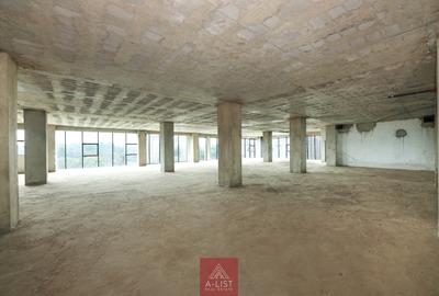 4,000 ft² Office with Service Charge Included at Riverside Drive - 2