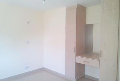 2 Bed Apartment with En Suite at Ojijo Road - 4