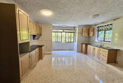 4 Bed Townhouse with En Suite in Lower Kabete