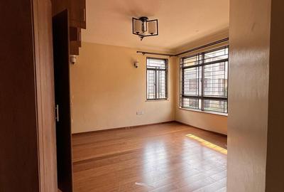 5 Bed Apartment with En Suite in Lavington