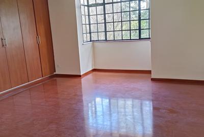 4 Bed Townhouse with En Suite in Runda - 3