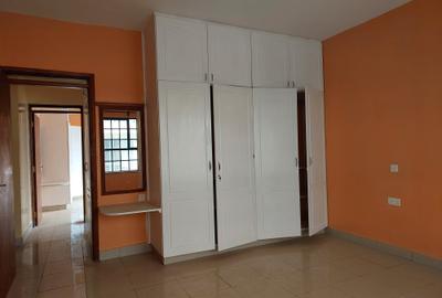 5 Bed Townhouse with En Suite at Chalbi Drive