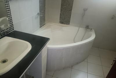 3 Bed Apartment with En Suite in Kilimani - 2