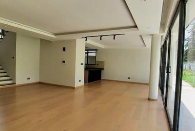 4 Bed Townhouse with En Suite at Lavington - 4