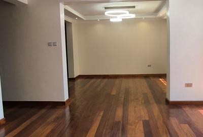 5 Bed House with En Suite in Kamakis