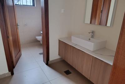 6 Bed Townhouse with En Suite in Loresho - 4