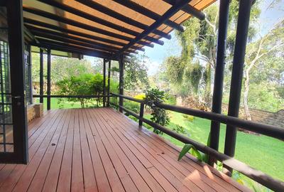 4 Bed House with En Suite at Lake View - 4