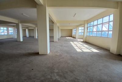 5,400 ft² Warehouse with Parking in Ruaraka - 4
