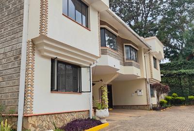 5 Bed Townhouse with En Suite at Brookside Drive