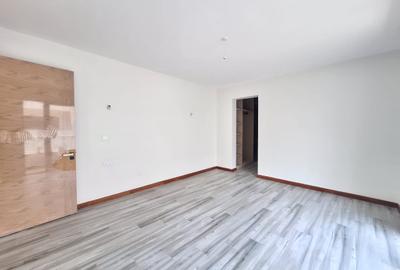 6 Bed Townhouse with En Suite at Lavington - 4