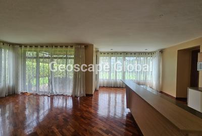 4 Bed House with En Suite in Ridgeways - 3