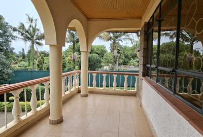 5 Bed House with En Suite in Runda - 2