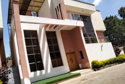 5 Bed Townhouse with En Suite in Lavington