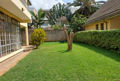 5 Bed Townhouse with En Suite at Lavington Road - 3