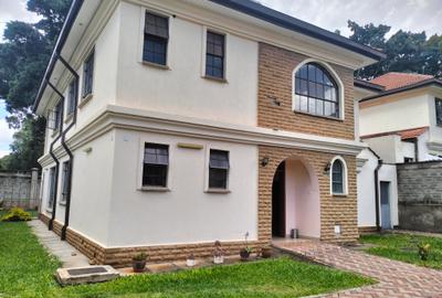 4 Bed Townhouse with En Suite in Lavington