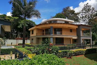 5 Bed Villa with En Suite in Runda - 2