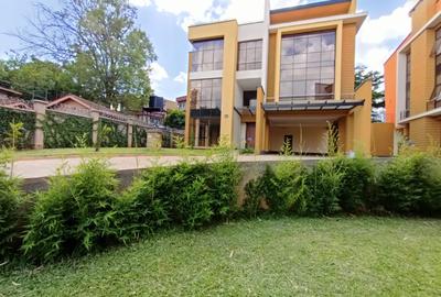5 Bed Townhouse with En Suite at Lavington Mall - 3