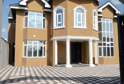 5 Bed Townhouse with En Suite in Athi River - 3
