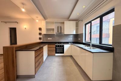 3 Bed Apartment with En Suite in Kileleshwa - 4
