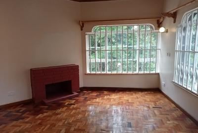 4 Bed House with En Suite in Spring Valley