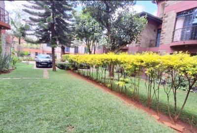 5 Bed Townhouse with En Suite in Lavington