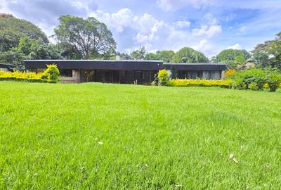5 Bed House with En Suite in Muthaiga