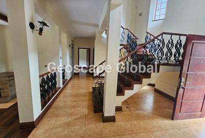 5 Bed House with En Suite in Runda