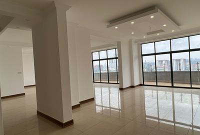 4 Bed Apartment with En Suite in General Mathenge