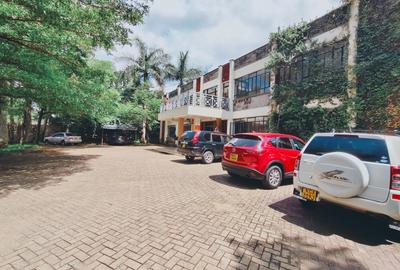 1,750 ft² Office with Service Charge Included in Lavington - 2