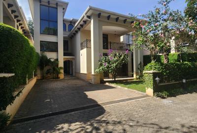 5 Bed Townhouse with En Suite at Lavington