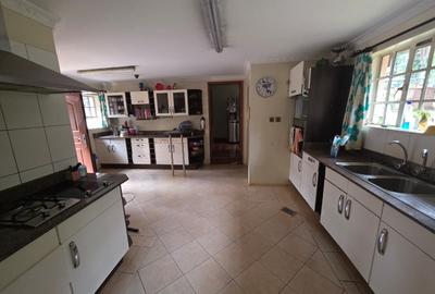 5 Bed House with En Suite in Kyuna - 3