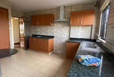 3 Bed Apartment with En Suite in Lavington