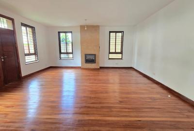 5 Bed House with En Suite in Lavington