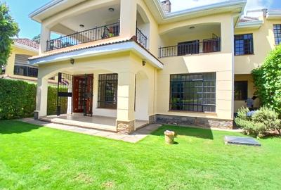 4 Bed Townhouse with En Suite at Lavington - 4