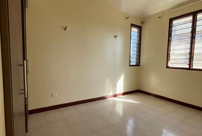 3 Bed Apartment with En Suite at Beach Road