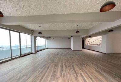2 Bed Apartment with En Suite in Westlands Area