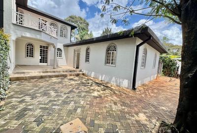 4 Bed House with En Suite in Runda