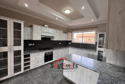 3 Bed Apartment with En Suite at Riverside Drive