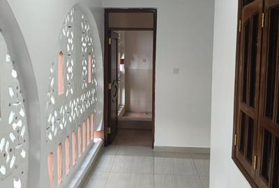 3 Bed Apartment with En Suite at Links Road - 2