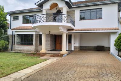 5 Bed Townhouse with En Suite in Spring Valley