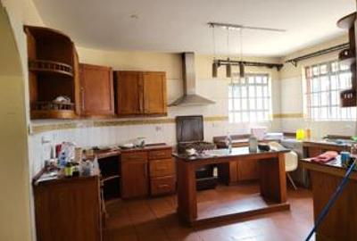 5 Bed Townhouse with En Suite in Lower Kabete