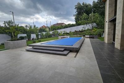 5 Bed House with En Suite at Runda