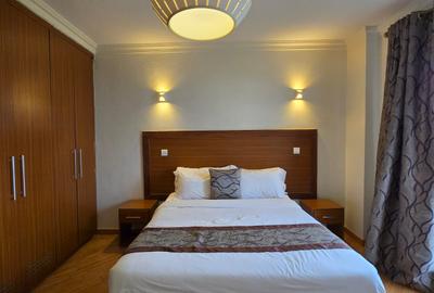 Serviced 2 Bed Apartment with En Suite at Four Ways Drive