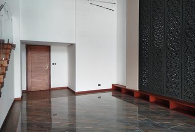 4 Bed Apartment with En Suite in General Mathenge - 2