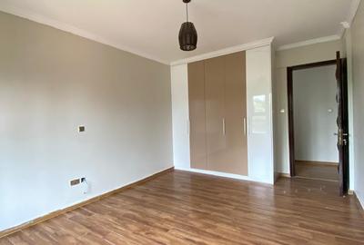 2 Bed Apartment with En Suite in Kilimani - 2