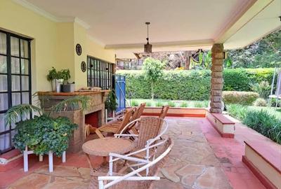 5 Bed House with En Suite at Rosslyn