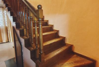 6 Bed Villa with En Suite in Lavington - 3