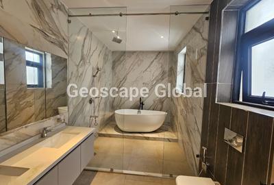 5 Bed Townhouse with En Suite in Lavington - 3