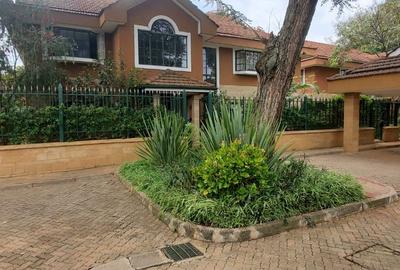 5 Bed Townhouse with En Suite in Lavington